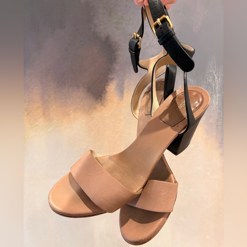 Chloe Black and Tan Heeled Sandals